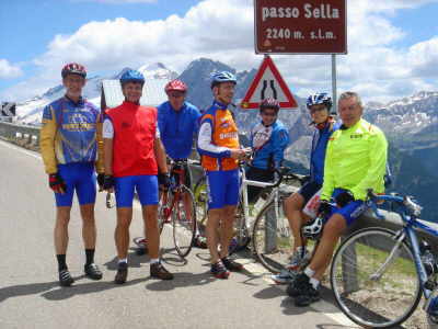 Klaus, Stefan, Peter, J�rgen, Elisabeth, Sabine und Walter am Sella-Pass