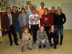 Siegerehrung der Vereinsmeister 2007 (v.l.n.r.: Vorsitzender Walter Gerharz, Daniel M�ller, Elisabeth Lauer, Julia Sch�rmann, Herbert Wagner, Marlene Gerharz, Daniel Matthias, Bernd Sch�rmann, Mandy G�bel, Stefanie Becker, Wilfried Rink, Janine G�bel.)