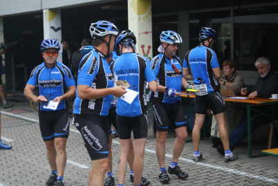 Start auf dem Schulhof der Grundschule Burgbrohl